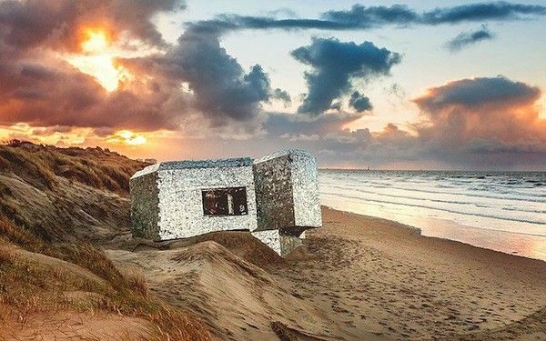 LE BLOCKHAUS AUX MIROIRS